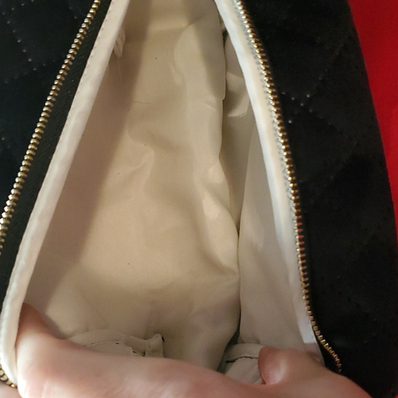 Chic Black Suede Makeup Bag - Picture 5 of 5
